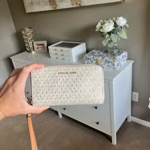 Brand New Michael Kors Wallet